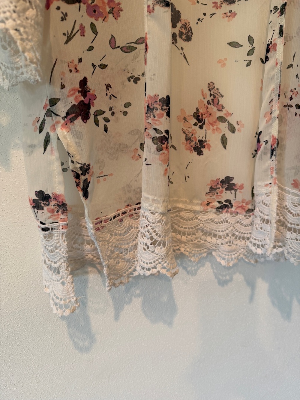 Mason & Belle Sheer Open Front Floral Sheer Tunic Kimono Lace Crochet Hem Beachy - Picture 4 of 7
